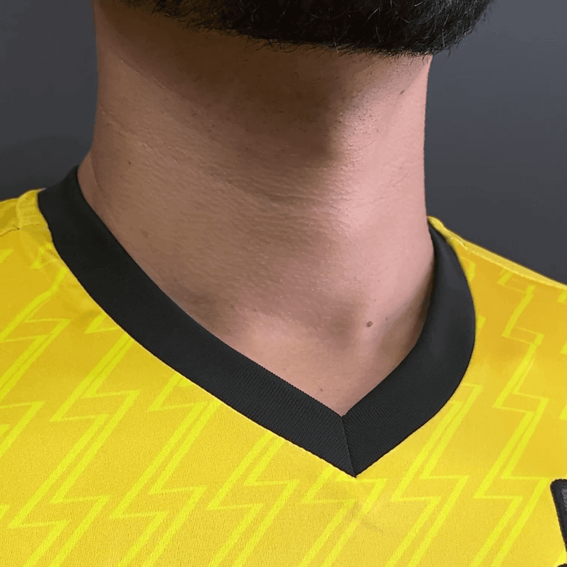 Gola V - Tradicional e Elegante Gola V tradicional para camisa de futebol personalizada - elegante Icone Sports